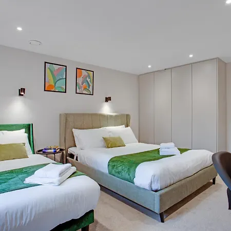 King Size Bed, Flat Screen Tv, Board Games & Books شقة ليدز