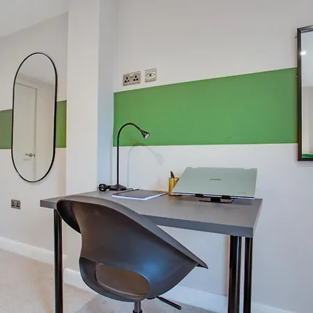 Apartment King Size Bed, Flat Screen Tv, Board Games & Books